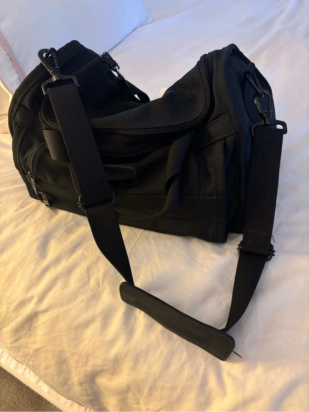 Black TUMI Duffel Bag - Versatile Travel & Gym Carry